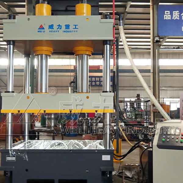 315噸大臺面漏糞板成型液壓機