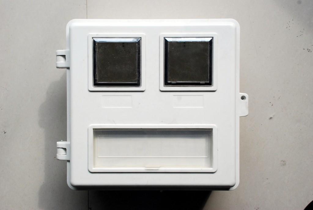 液壓機壓制成型玻璃鋼電表箱實物圖