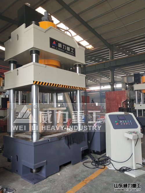 500噸不銹鋼拉伸液壓機實景1