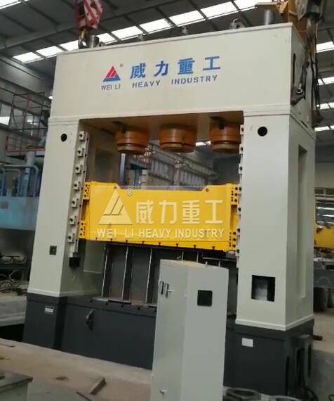 1250噸液壓機客戶使用現場