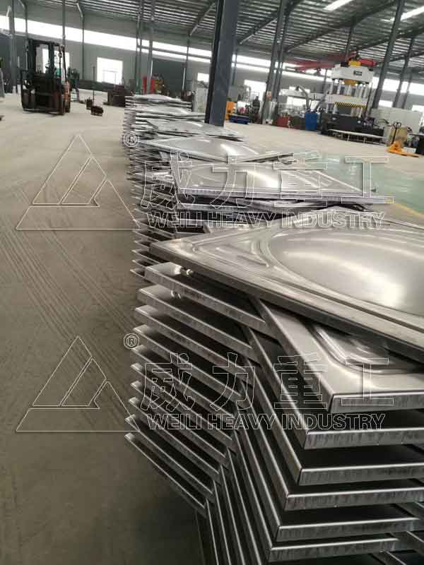 不銹鋼水箱成套加工設備客戶使用現(xiàn)場