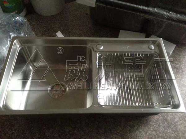 客戶拉伸成型的不銹鋼水槽產品