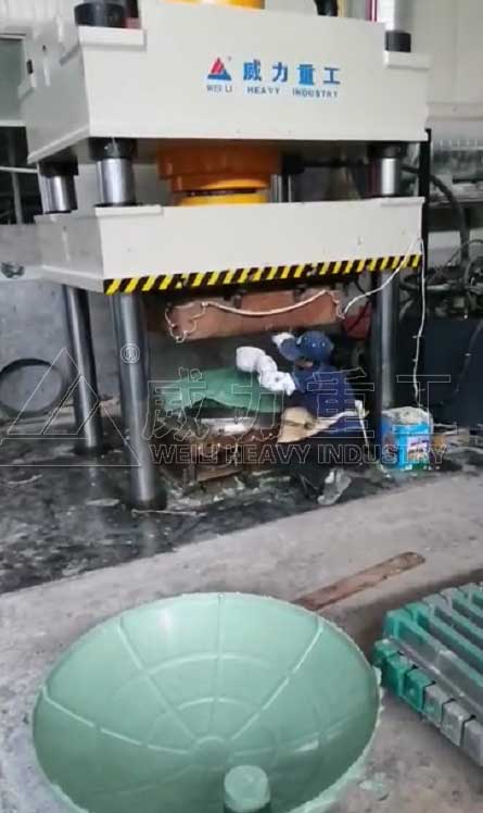 客戶模壓加工生產現場