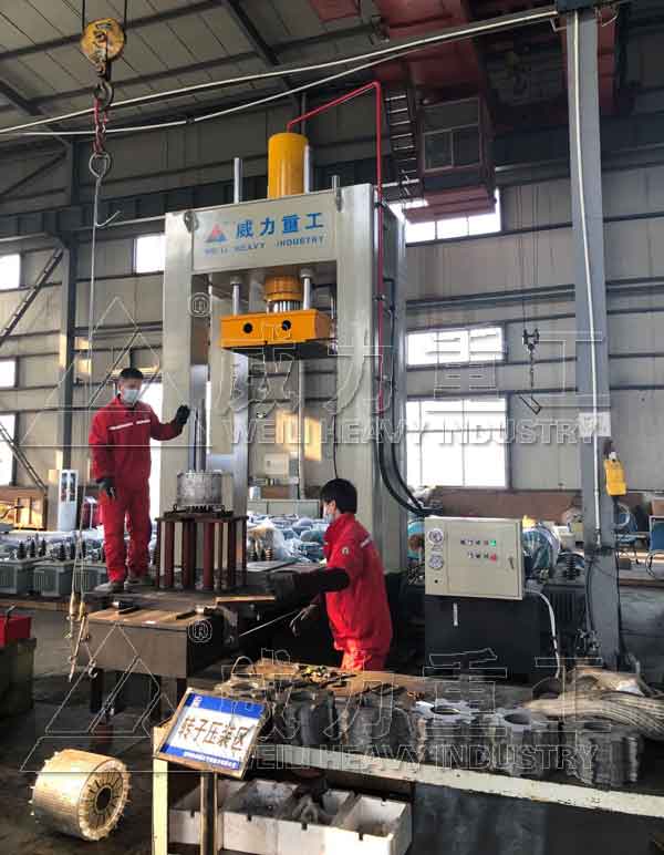 龍門框架式整形液壓機