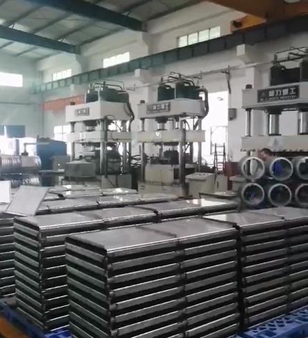 人防工程設備專用四柱液壓機客戶使用現場