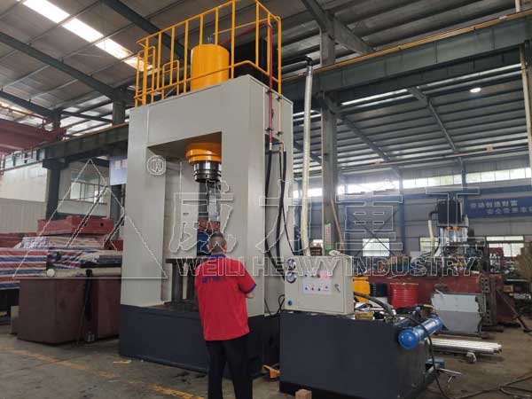 500噸龍門(mén)校直液壓機(jī)