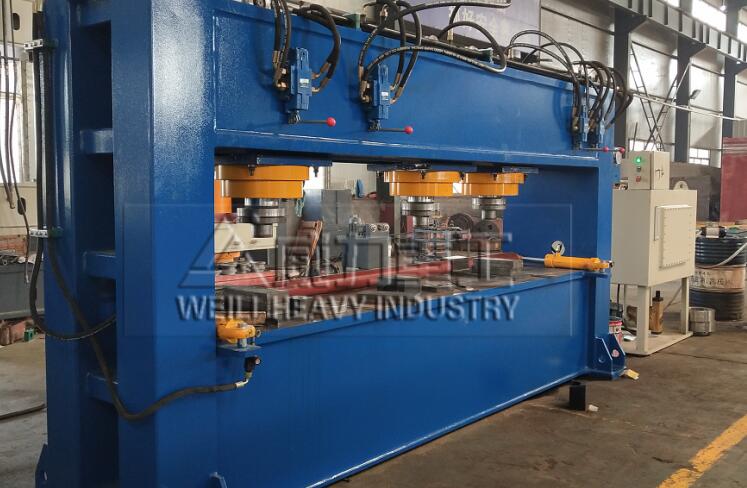 400噸龍門式圓鋼校直液壓機