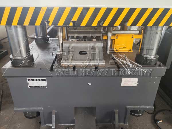 沖壓成型的W鋼帶托盤產品