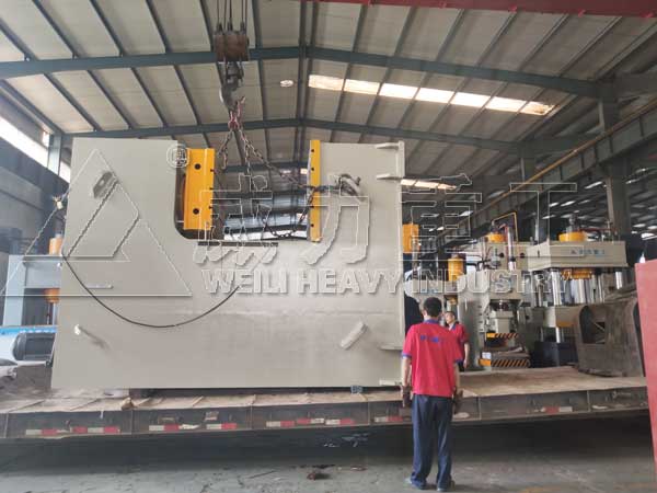 500噸單臂液壓機發貨前準備