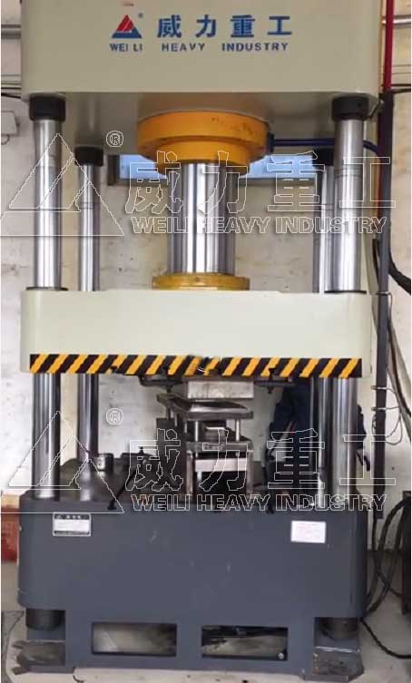 315噸三梁四柱液壓機(jī)