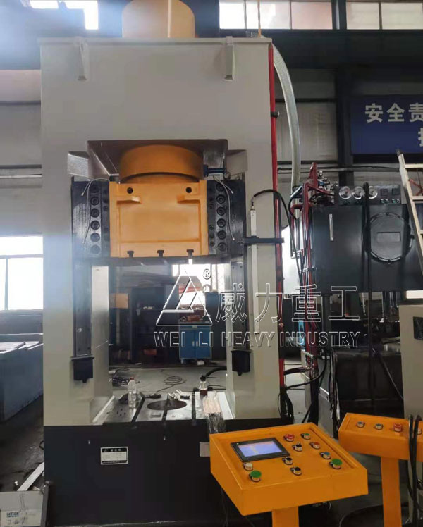 200噸龍門壓裝油壓機