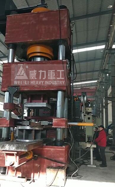 石墨電極生產設備-1700噸2500噸3500t石墨電極液壓機