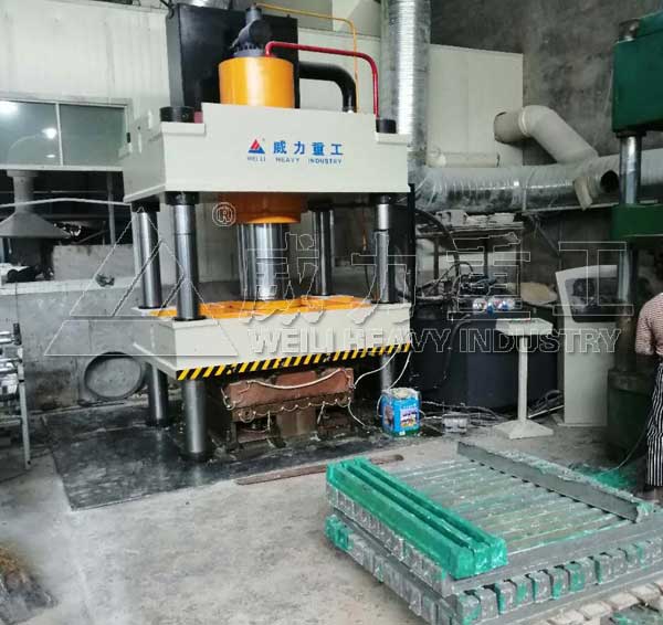 500噸塑料托盤成型液壓機