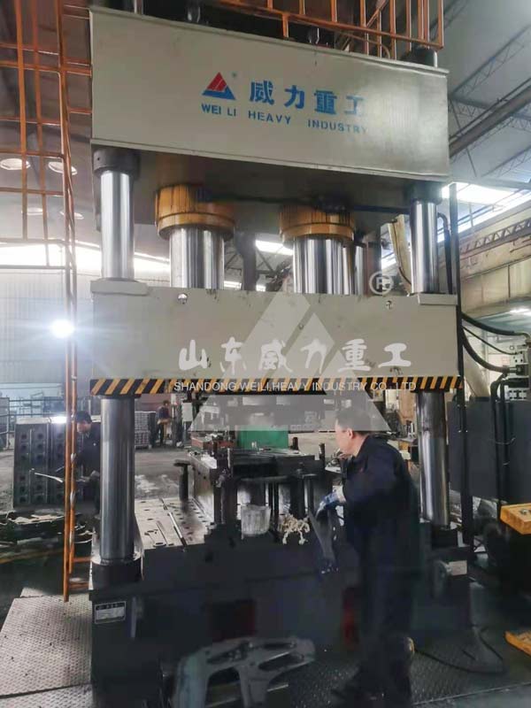 800噸卡車蓄電池支架拉伸成型液壓機設備