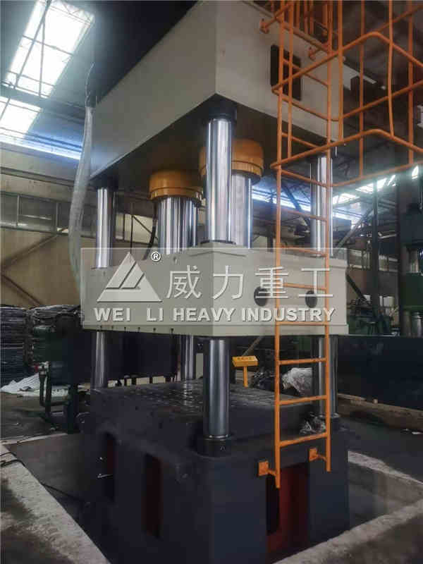 800噸四柱液壓機沖壓卡車蓄電池支架一次成型