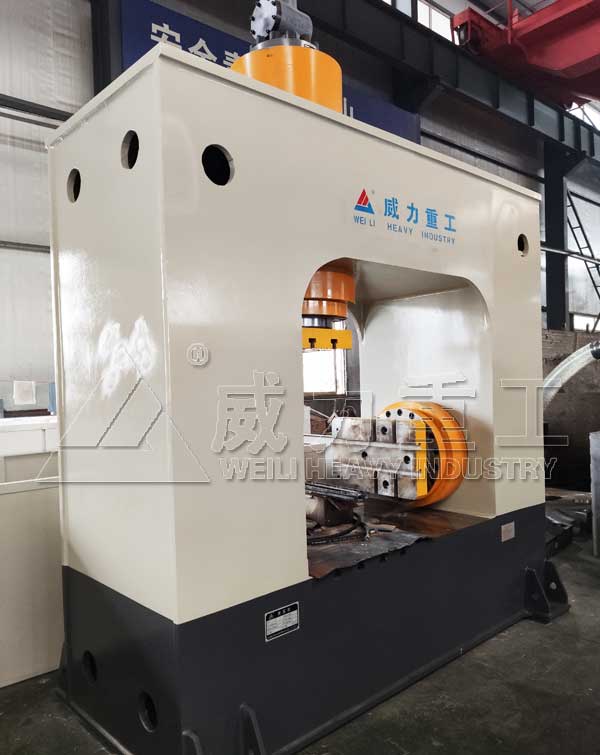 400噸汽車萬向節叉熱擠壓液壓機