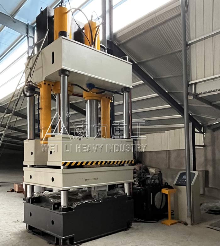 蛭石板液壓機客戶使用現場